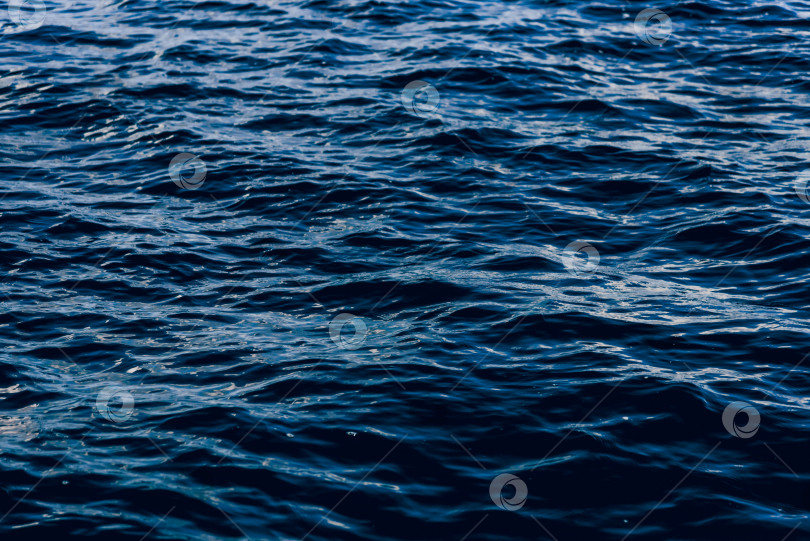 Скачать Текстура брызг морской воды, Волны на поверхности океана, Фоновый рисунок с рисунком фотосток Ozero