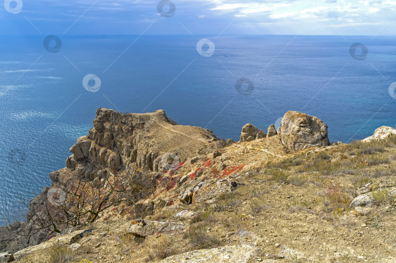 Скачать Пятна света на поверхности моря. фотосток Ozero