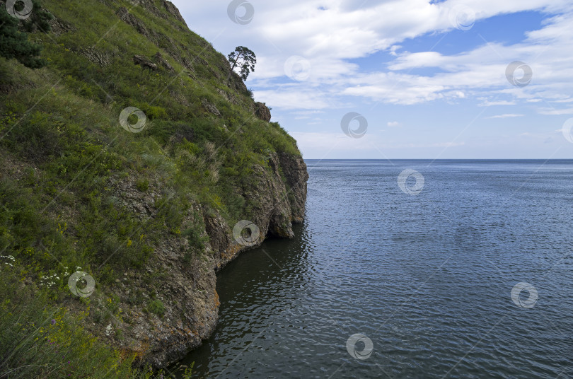 Скачать Опасное место на пешеходной тропе. фотосток Ozero