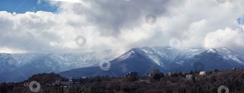 Скачать Вид на Ялтинские горы,крым фотосток Ozero