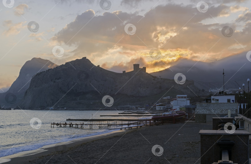 Скачать Вечер на берегу Черного моря. фотосток Ozero