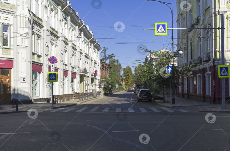 Скачать Тихая улица в центре Иркутска, Россия. фотосток Ozero