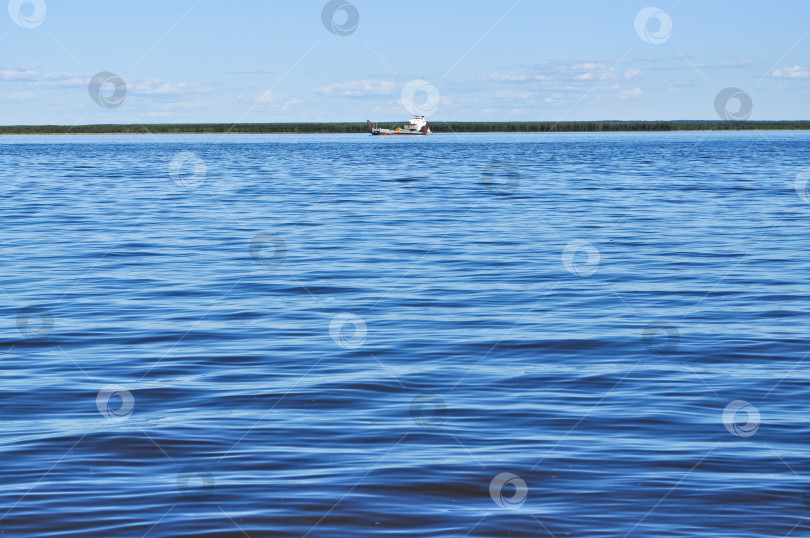 Скачать Паром на большой реке. фотосток Ozero