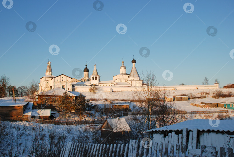 Скачать Северный русский монастырь зимой. фотосток Ozero