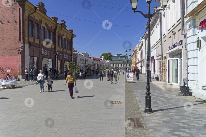 Скачать Пешеходная улица в центре Иркутска. Россия. фотосток Ozero