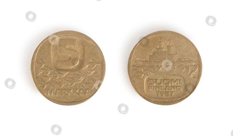 Скачать Старинная финская монета в 5 финских марок (аверс и реверс), выделенная на белом фоне. Элемент дизайна с контуром вырезки фотосток Ozero