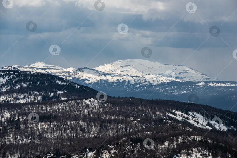 Скачать Вид на гору Ямантау фотосток Ozero