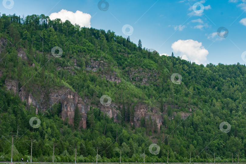 Скачать Розовые скалы. Горы Южного Урала фотосток Ozero