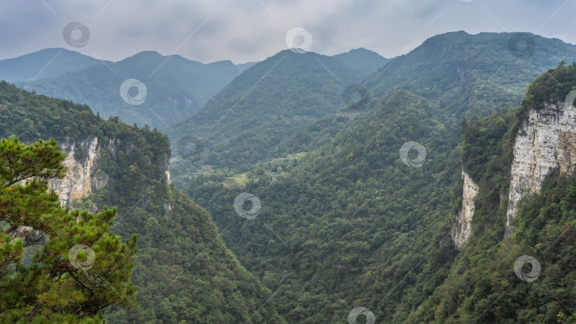 Скачать Прекрасный горный пейзаж. фотосток Ozero