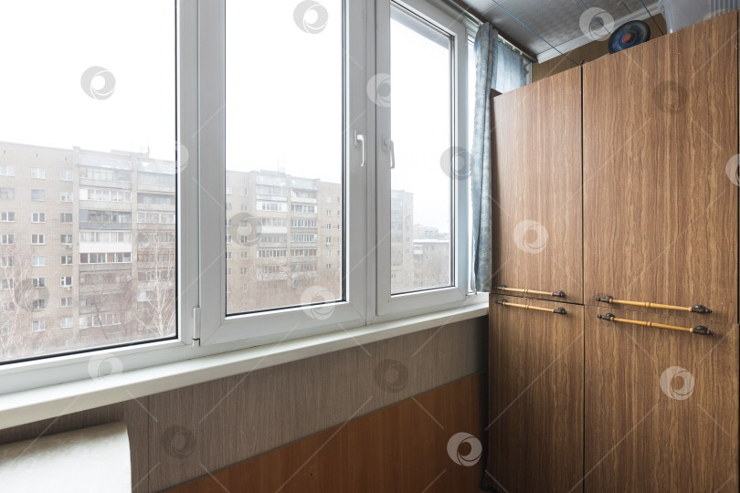 Скачать балкон квартиры на верхних этажах многоквартирного дома фотосток Ozero