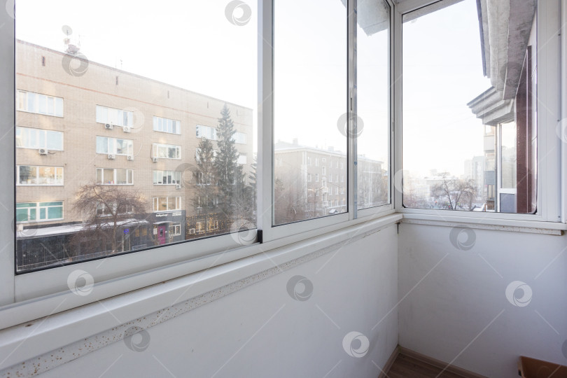 Скачать балкон квартиры на верхних этажах многоквартирного дома фотосток Ozero