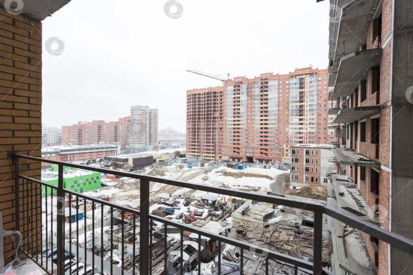 Скачать балкон квартиры на верхних этажах многоквартирного дома фотосток Ozero