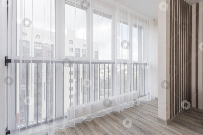 Скачать балкон квартиры на верхних этажах многоквартирного дома фотосток Ozero