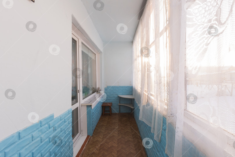 Скачать балкон квартиры на верхних этажах многоквартирного дома фотосток Ozero