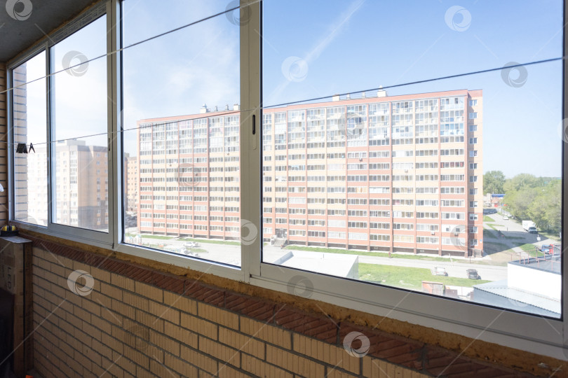 Скачать балкон квартиры на верхних этажах многоквартирного дома фотосток Ozero
