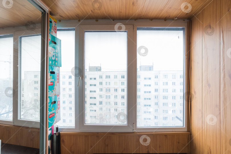 Скачать балкон квартиры на верхних этажах многоквартирного дома фотосток Ozero