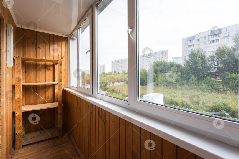 Скачать балкон квартиры на верхних этажах многоквартирного дома фотосток Ozero