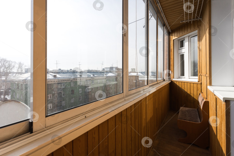 Скачать балкон квартиры на верхних этажах многоквартирного дома фотосток Ozero