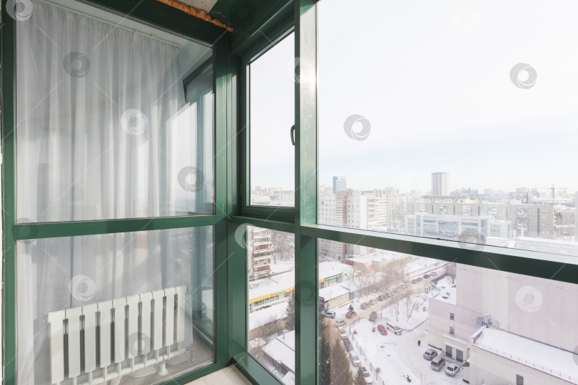 Скачать балкон квартиры на верхних этажах многоквартирного дома фотосток Ozero