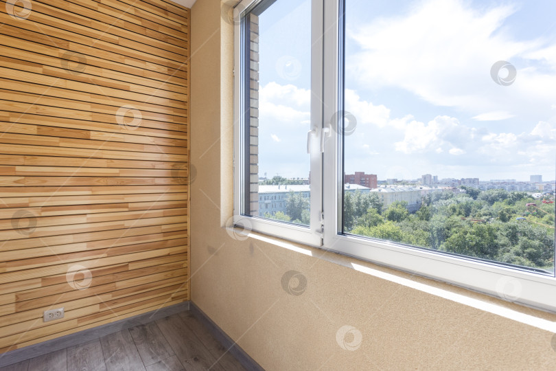 Скачать балкон квартиры на верхних этажах многоквартирного дома фотосток Ozero