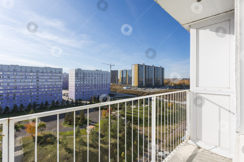 Скачать балкон квартиры на верхних этажах многоквартирного дома фотосток Ozero