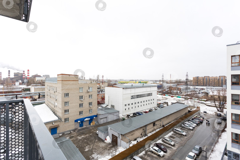 Скачать балкон квартиры на верхних этажах многоквартирного дома фотосток Ozero