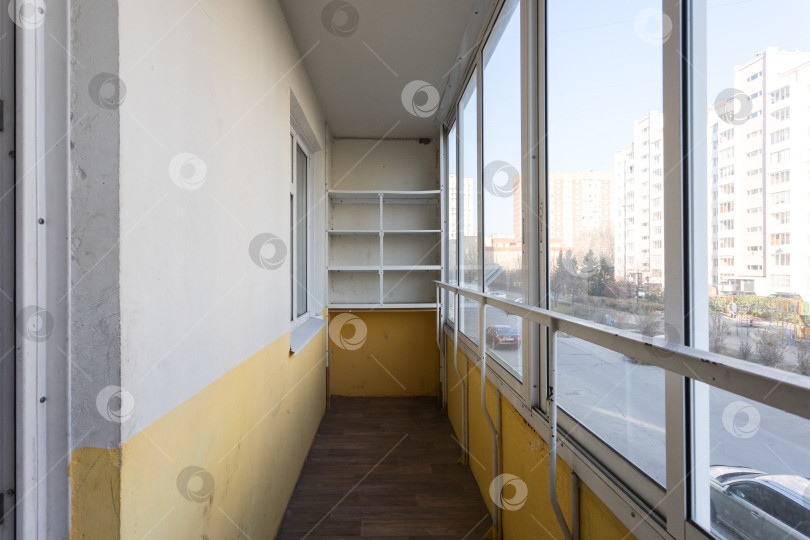Скачать балкон квартиры на верхних этажах многоквартирного дома фотосток Ozero