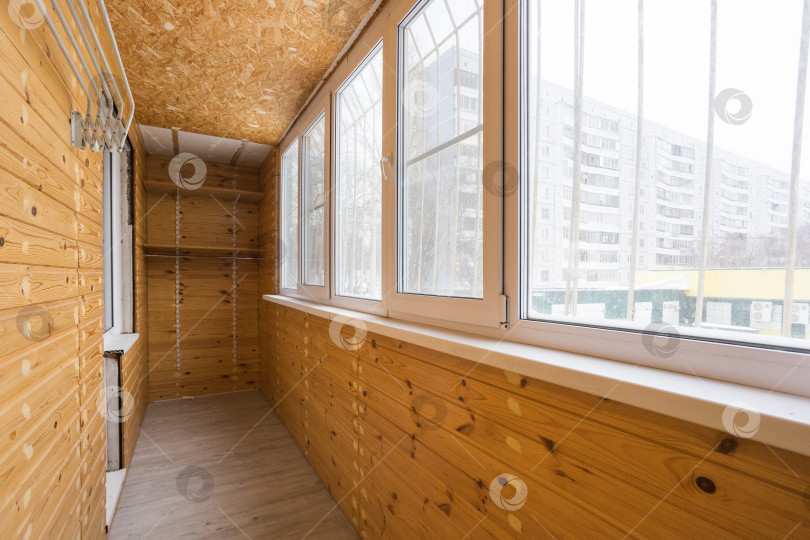 Скачать балкон квартиры на верхних этажах многоквартирного дома фотосток Ozero