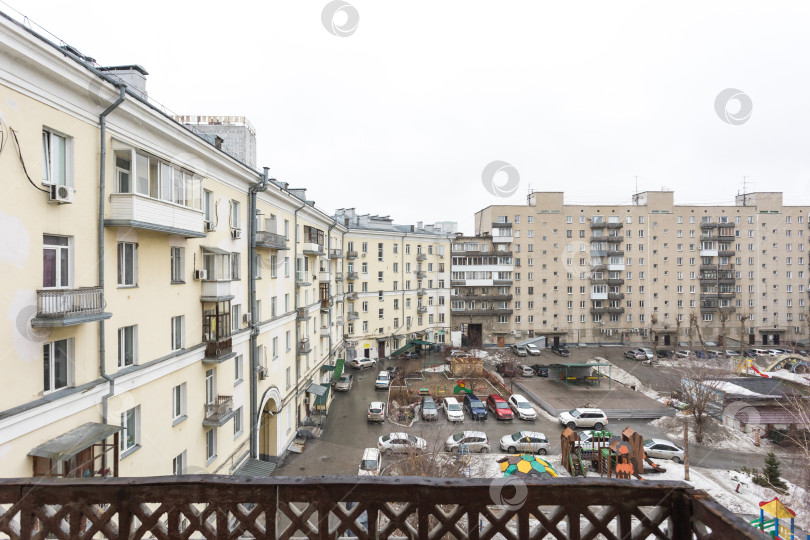 Скачать балкон квартиры на верхних этажах многоквартирного дома фотосток Ozero