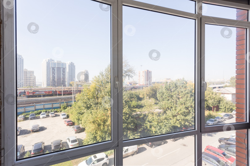 Скачать балкон квартиры на верхних этажах многоквартирного дома фотосток Ozero