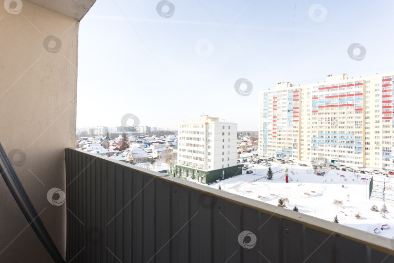 Скачать балкон квартиры на верхних этажах многоквартирного дома фотосток Ozero