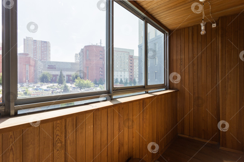 Скачать балкон квартиры на верхних этажах многоквартирного дома фотосток Ozero