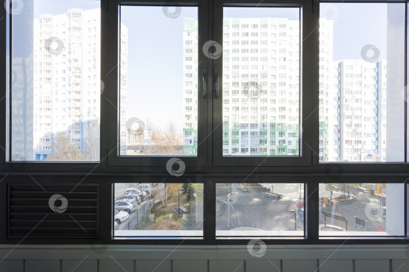 Скачать балкон квартиры на верхних этажах многоквартирного дома фотосток Ozero