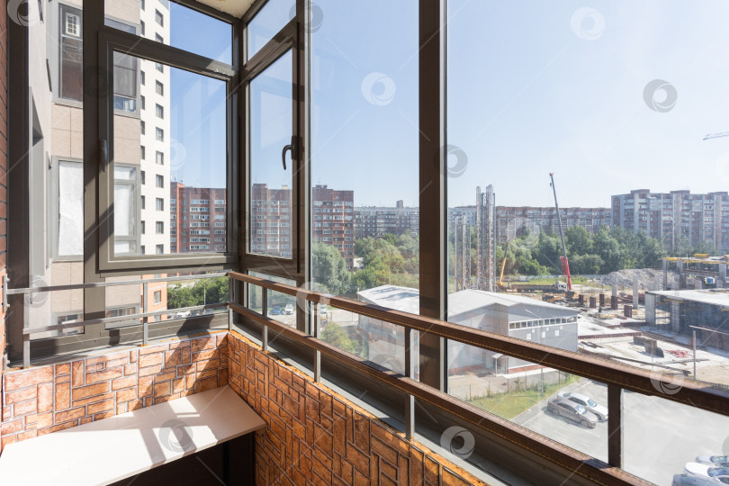 Скачать балкон квартиры на верхних этажах многоквартирного дома фотосток Ozero