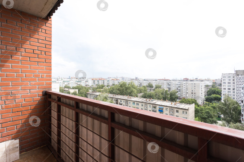 Скачать балкон квартиры на верхних этажах многоквартирного дома фотосток Ozero