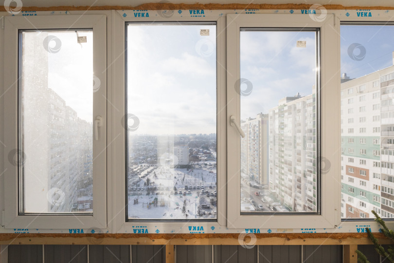 Скачать балкон квартиры на верхних этажах многоквартирного дома фотосток Ozero