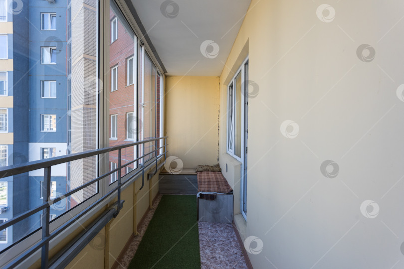 Скачать балкон квартиры на верхних этажах многоквартирного дома фотосток Ozero