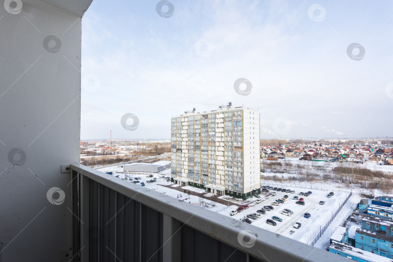 Скачать балкон квартиры на верхних этажах многоквартирного дома фотосток Ozero