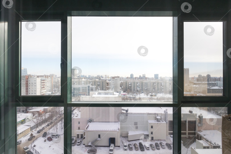 Скачать балкон квартиры на верхних этажах многоквартирного дома фотосток Ozero