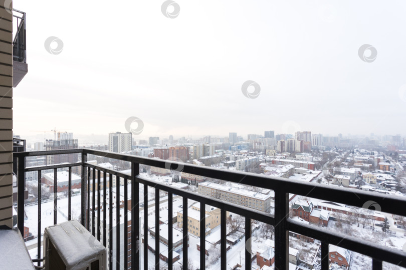 Скачать балкон квартиры на верхних этажах многоквартирного дома фотосток Ozero