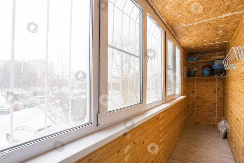 Скачать балкон квартиры на верхних этажах многоквартирного дома фотосток Ozero