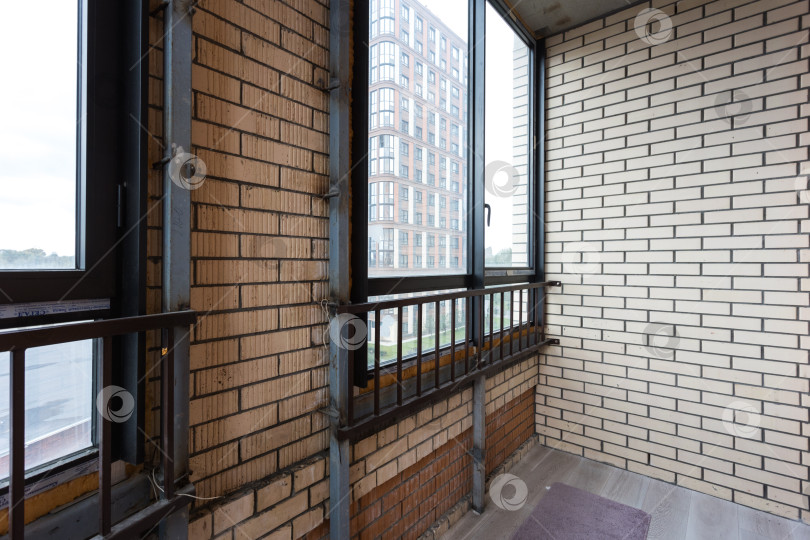 Скачать балкон квартиры на верхних этажах многоквартирного дома фотосток Ozero