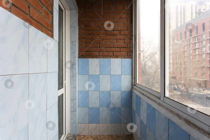 Скачать балкон квартиры на верхних этажах многоквартирного дома фотосток Ozero