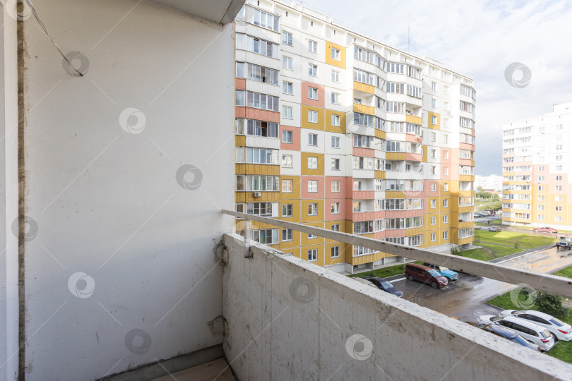 Скачать балкон квартиры на верхних этажах многоквартирного дома фотосток Ozero
