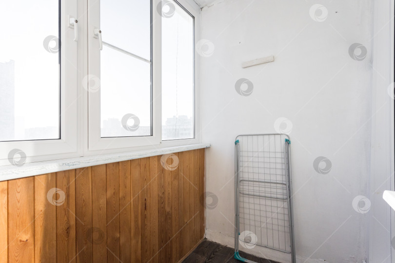 Скачать балкон квартиры на верхних этажах многоквартирного дома фотосток Ozero