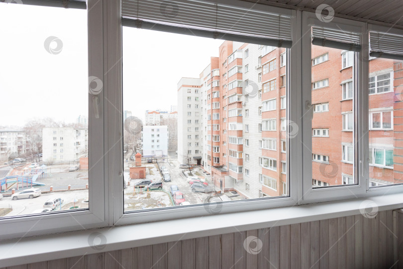 Скачать балкон квартиры на верхних этажах многоквартирного дома фотосток Ozero