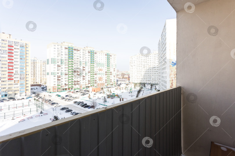 Скачать балкон квартиры на верхних этажах многоквартирного дома фотосток Ozero
