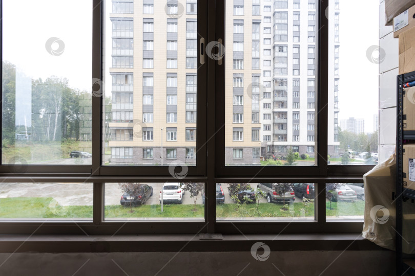 Скачать балкон квартиры на верхних этажах многоквартирного дома фотосток Ozero