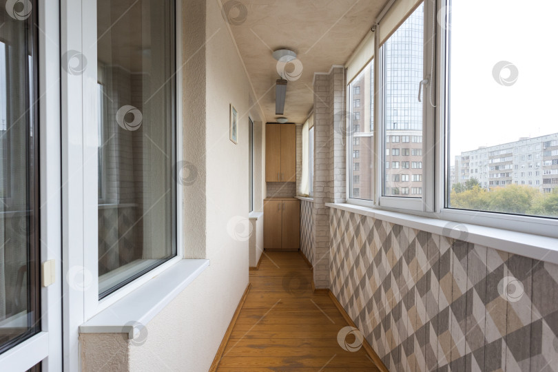 Скачать балкон квартиры на верхних этажах многоквартирного дома фотосток Ozero