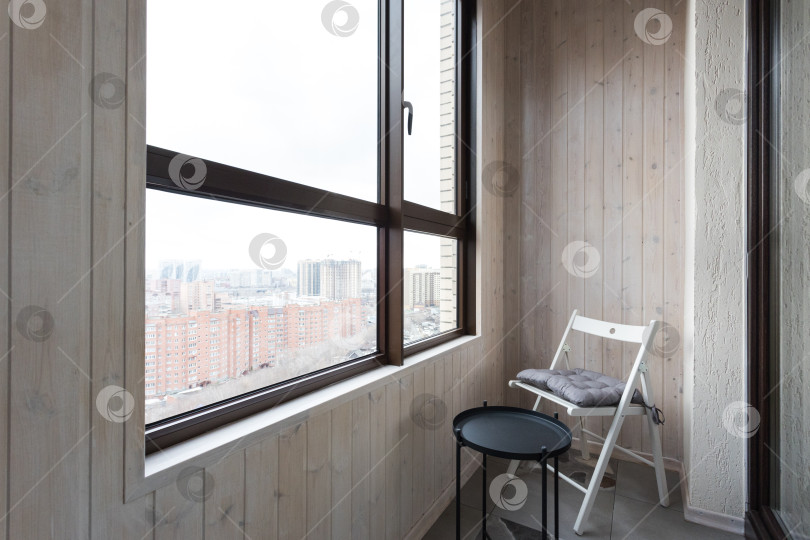 Скачать балкон квартиры на верхних этажах многоквартирного дома фотосток Ozero